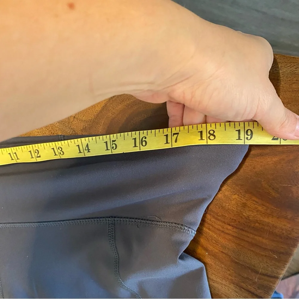 Nice Mesh Side Panel Yoga & Pilates Athletic Leggings Capri Length Pocket M